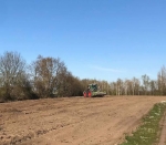 01.04.2020: SVOGKR: Der Rasen auf dem neuen Gelände wird bereits eingesäht !